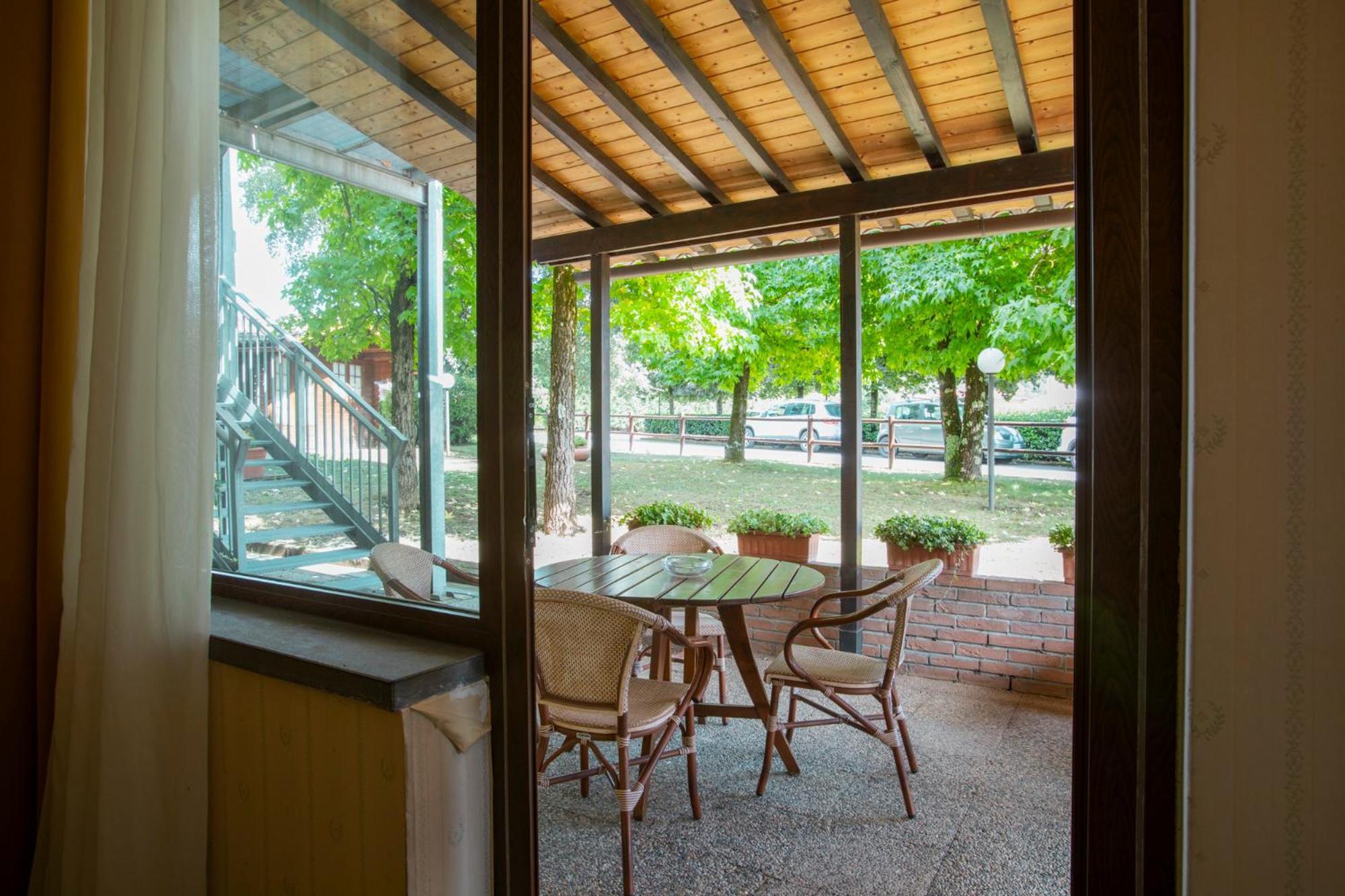Hotel Ristorante La Lanterna Castelnuovo di Garfagnana Exterior foto