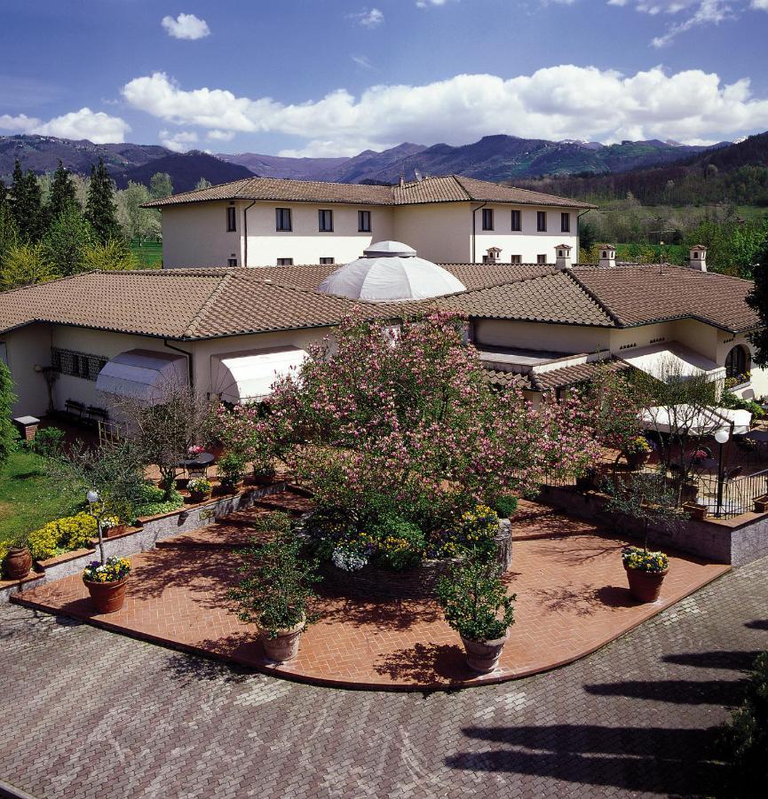Hotel Ristorante La Lanterna Castelnuovo di Garfagnana Exterior foto